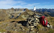 71 In vetta a Cima di Lemma (2348 m) con vista verso  Alpi Orobie